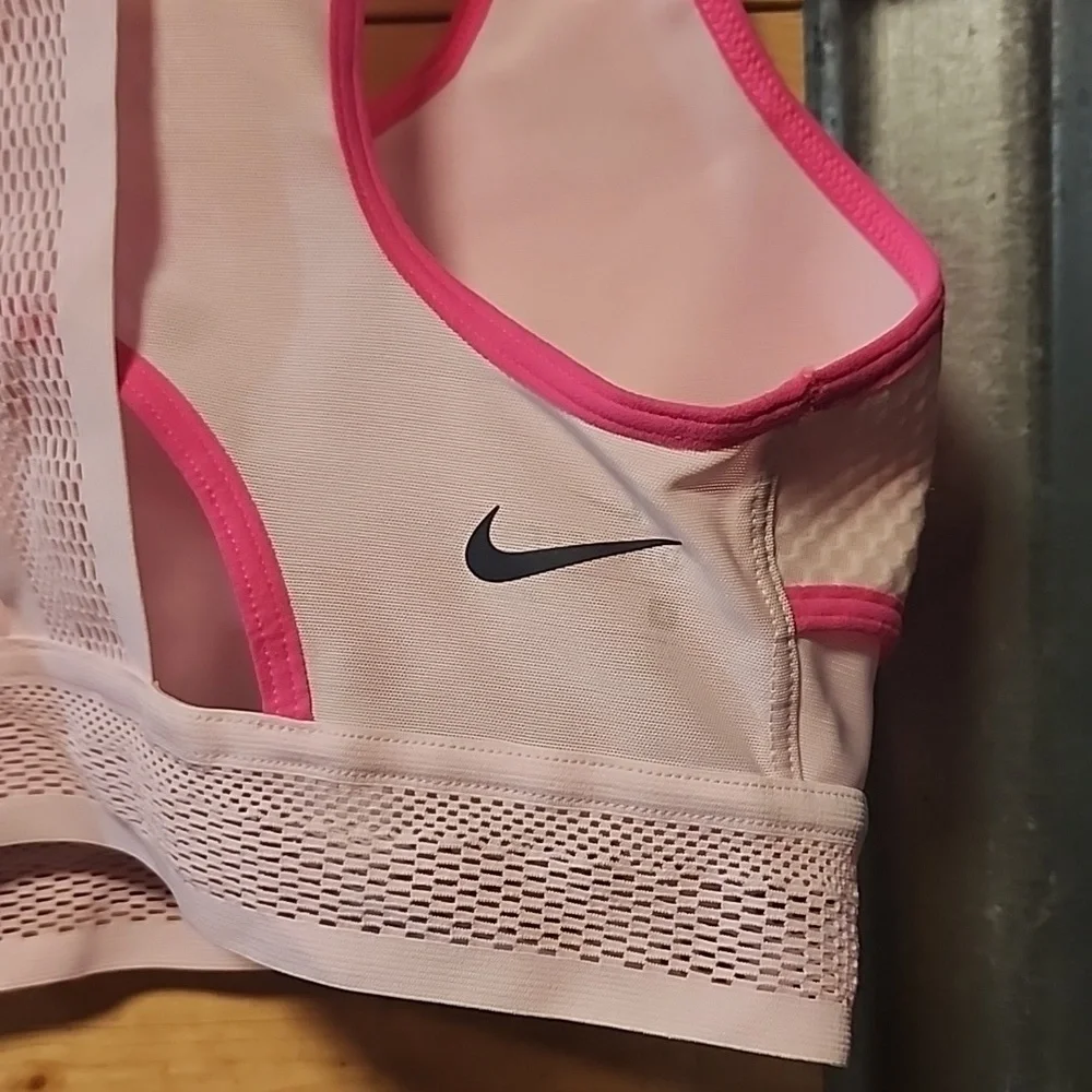 Nike Dri-Fit Sports Bra Pink Size Small NWOT
